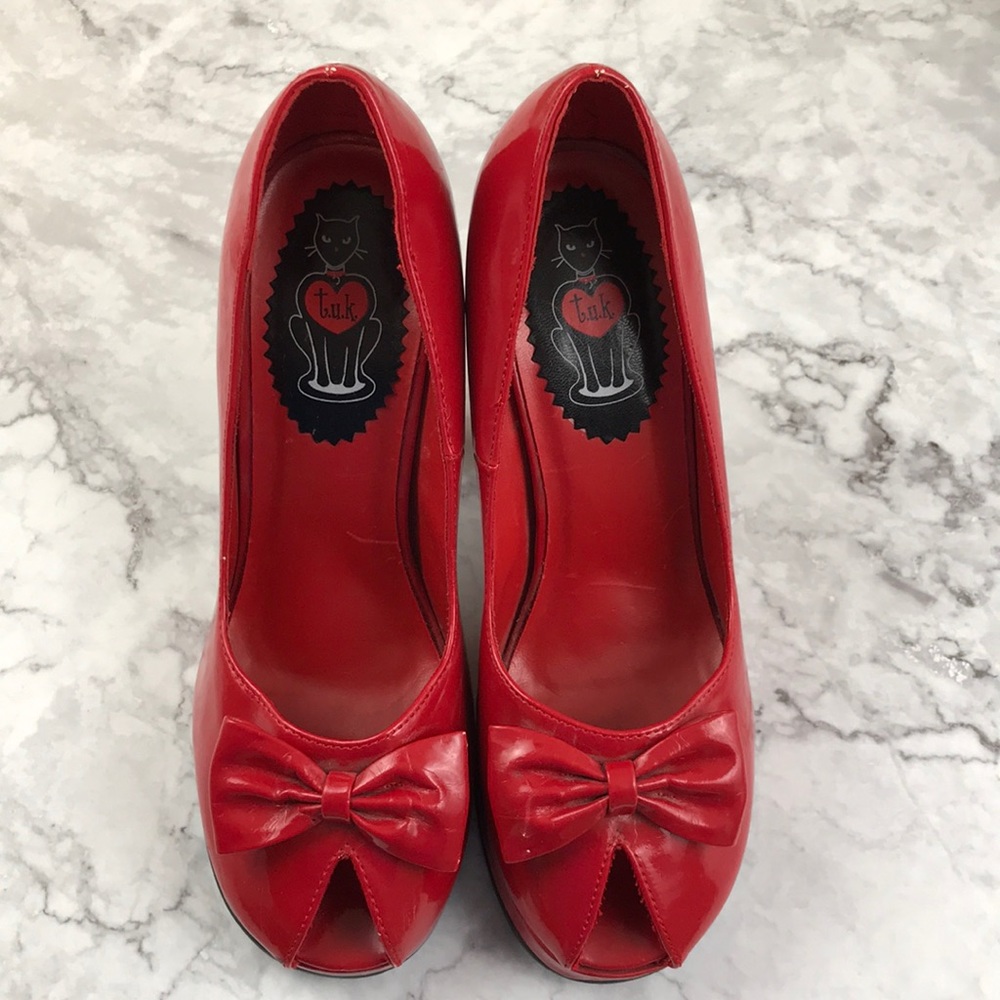 ❗️LAST CHANCE❗️ Bright red peep toe heels with bow
